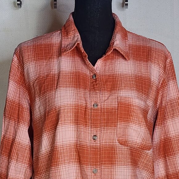 Universal Thread Salmon Pink Plaid LS Flannel Style Recycled Cotton Button Up L - Picture 2 of 16
